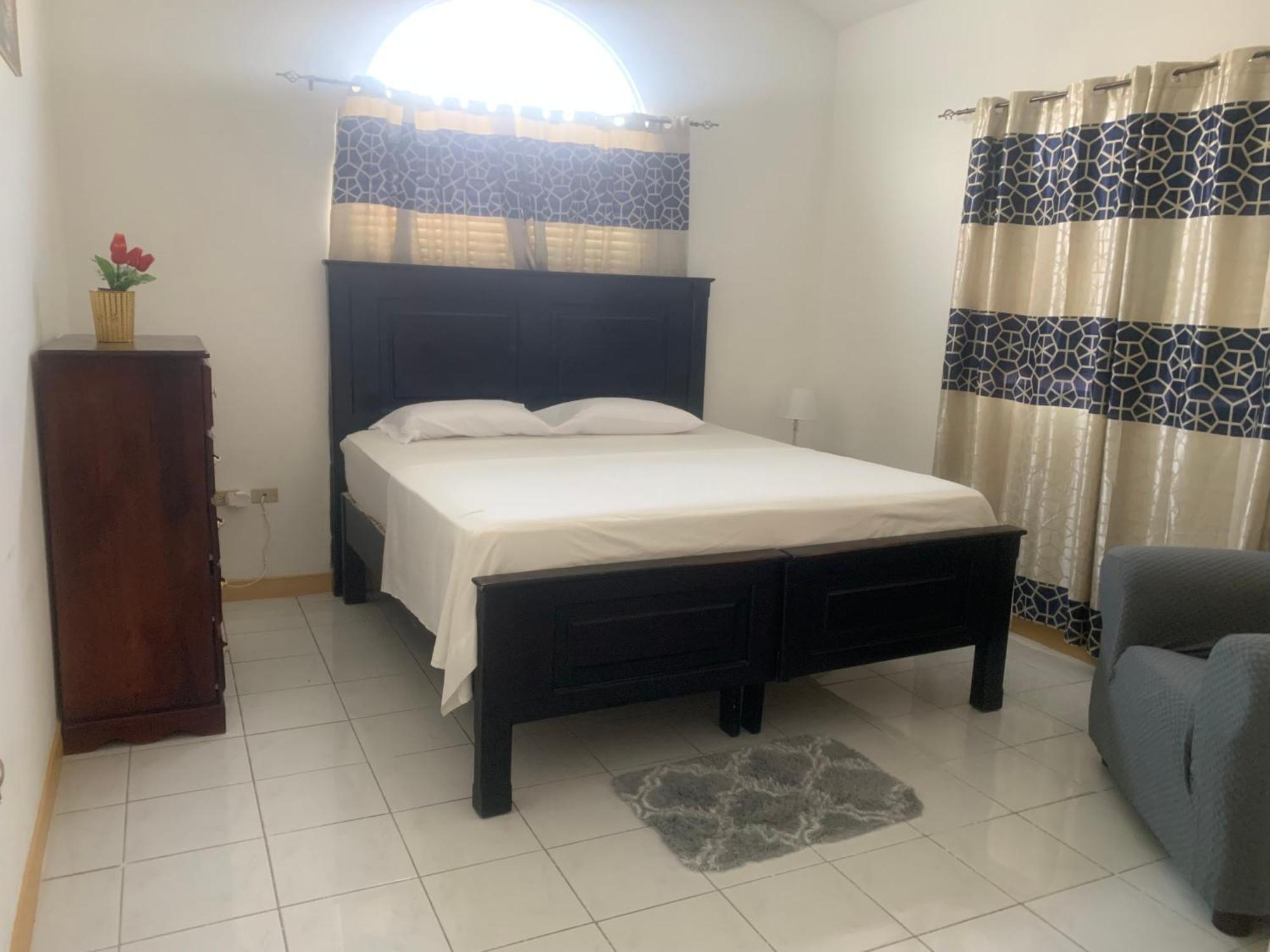 Caribbean Escape Hotell Portmore Eksteriør bilde
