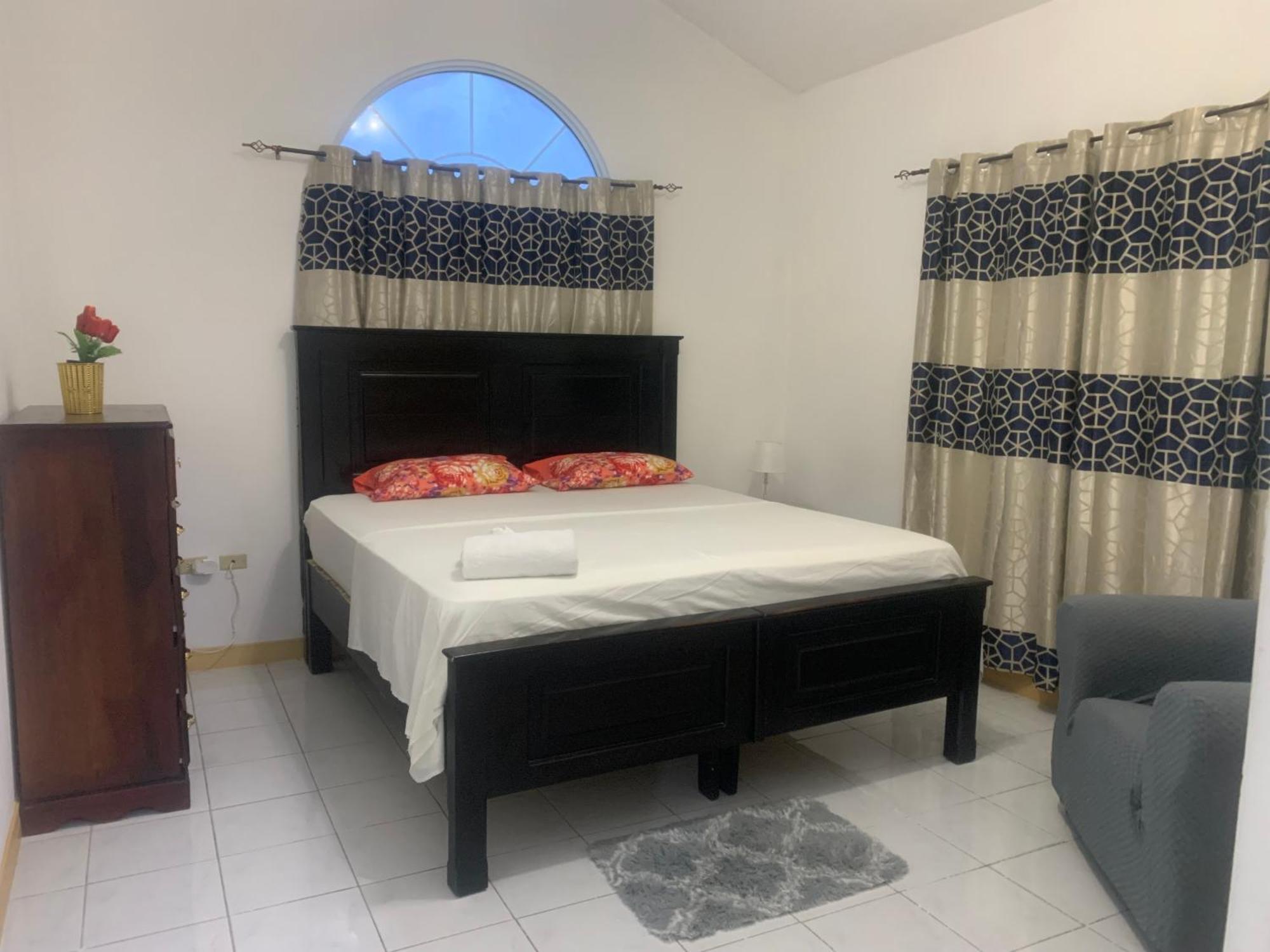 Caribbean Escape Hotell Portmore Eksteriør bilde